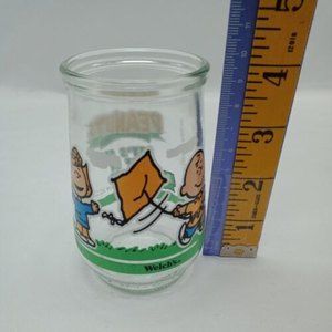 Welch's Peanuts Comic Classics #3 Fly A Kite Charlie Brown & Sally Jelly Jar